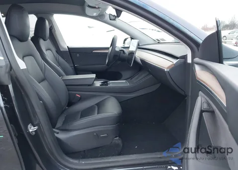 2025 Tesla Model Y Long Range Dual Motor All-Wheel Drive from USA, damaged, VIN 7SAYGDEE5SF302546